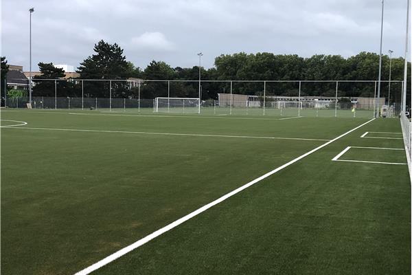 Aménagement terrain de football synthétique - Sportinfrabouw NV